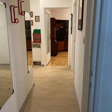 アパート Central Apartment