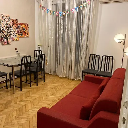 Central Apartment *